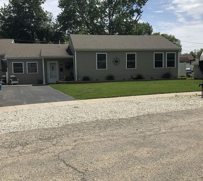 1st image of 613 S Circle Dr