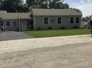 613 S Circle Dr, Wilmington, IL 60481