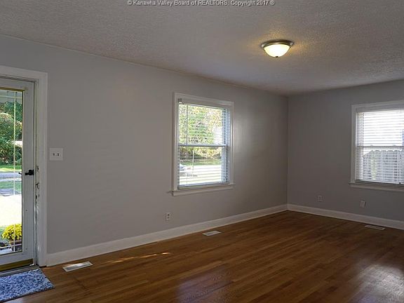 3rd image of 4306 Lancaster Ave