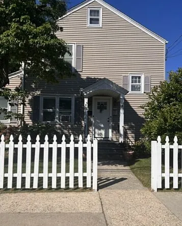 2 bed, 1100 sqft, $2,200 — Photo 1