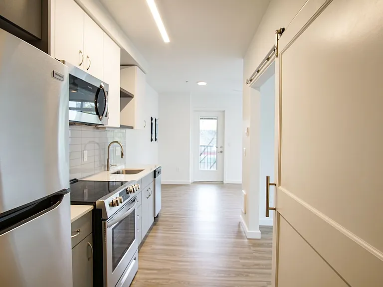 2320 N Vancouver Ave #201 — Photo 2