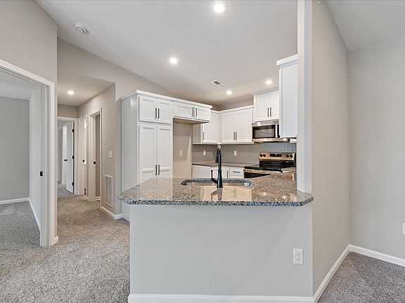 2nd image of 516 Foxhill Dr #14-305