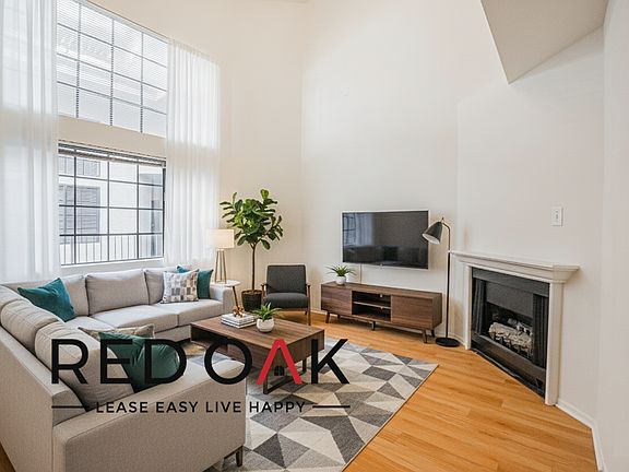 3rd image of 4651 Cahuenga Blvd APT 306