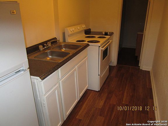 3rd image of 1730 W Poplar St