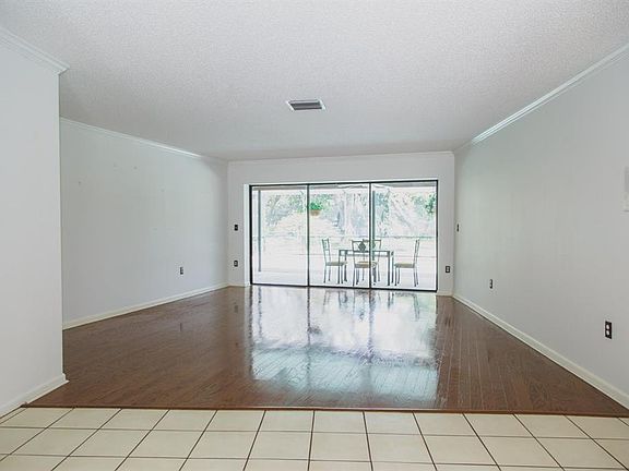 3rd image of 3097 Arbor Oaks Dr