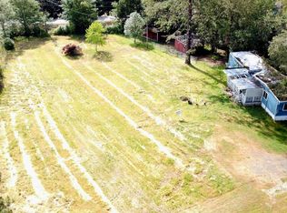 1015 NE Lillian St, Myrtle Creek, OR 97457