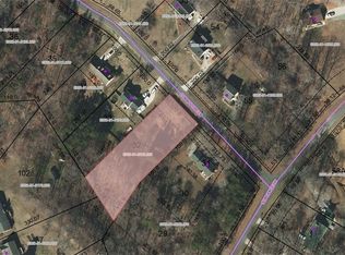 5050 Commodore Ln #32, Walnut Cove, NC 27052