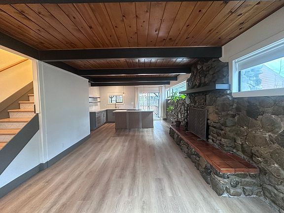 3rd image of 886 Tahoe Island Dr