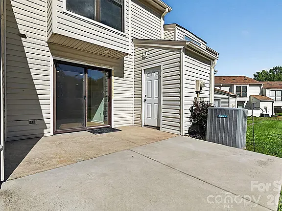 11017 Carmel Crossing Rd — Photo 15