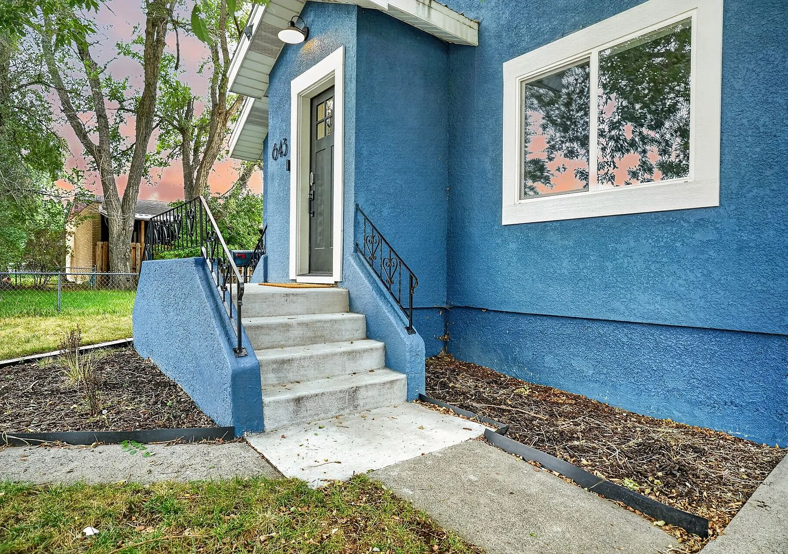 Adorable 3 bed 2 bath Home — Photo 1