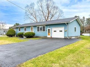 8 Burmont Ct, Utica, NY 13502