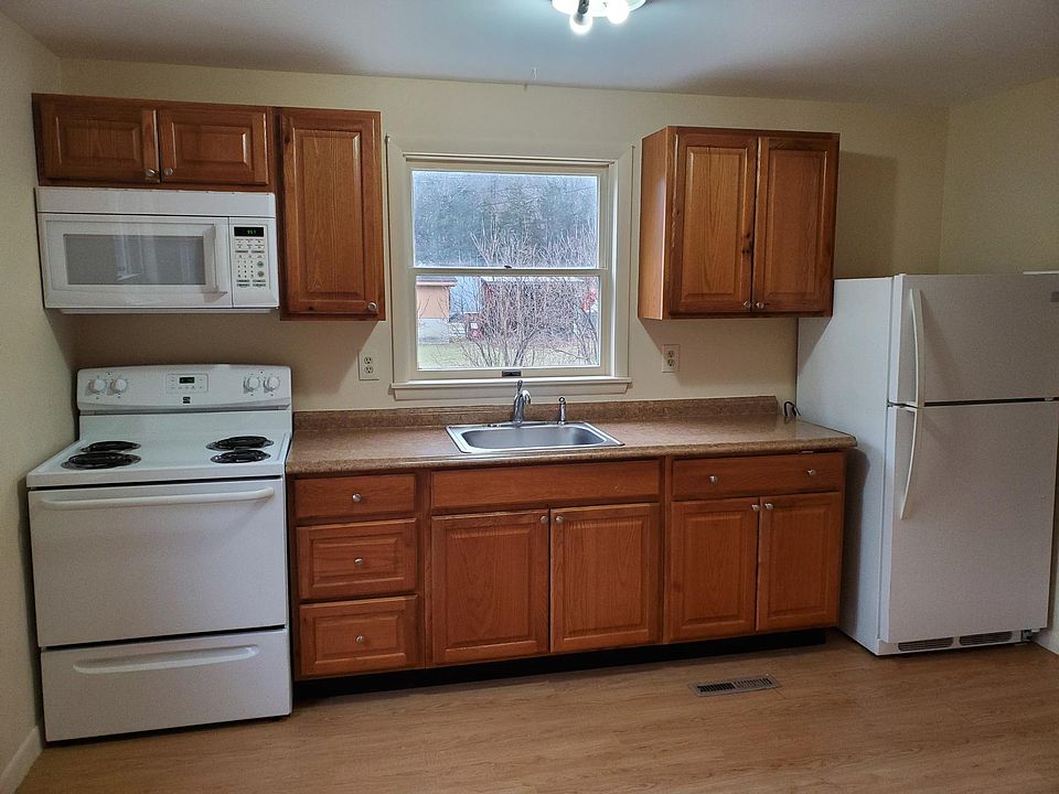 2nd image of 20 Glen Ave