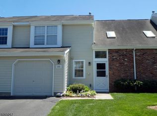 101 Stonehedge Ct, Somerset, NJ 08873