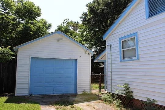 126 Huntlee Dr — Photo 3