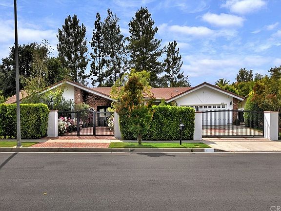 3rd image of 4661 Vista De Oro Ave