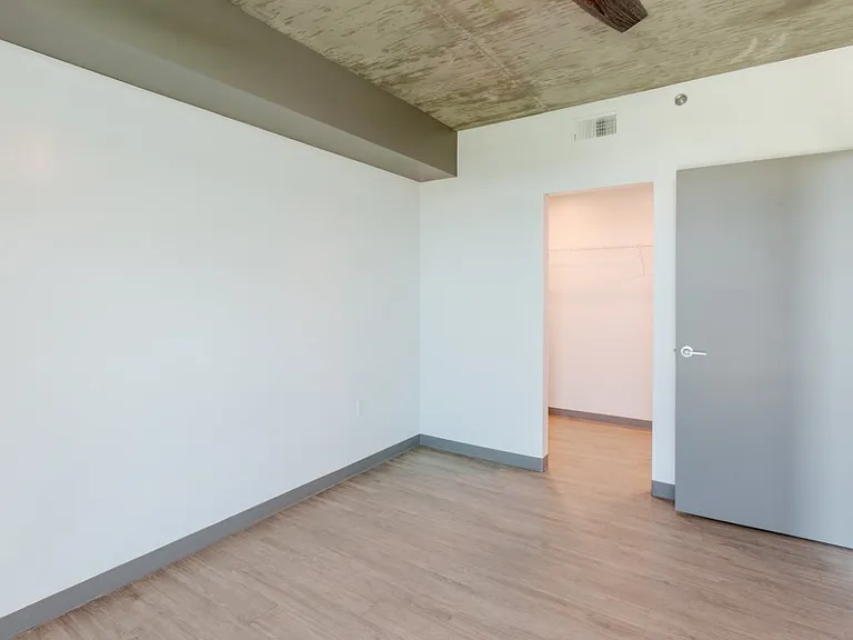 The Gallery on Fifth — Photo 18