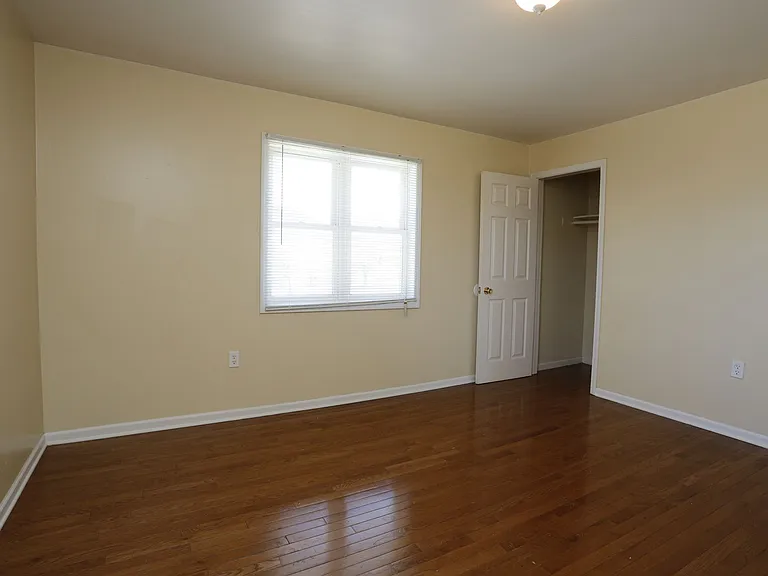 2301 Waverly Dr — Photo 39