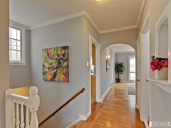 3rd image of 225 Victoria St