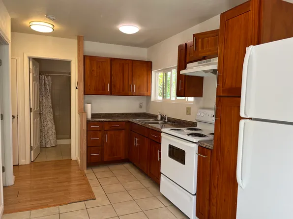 721 Paani St, Honolulu, HI 96826
