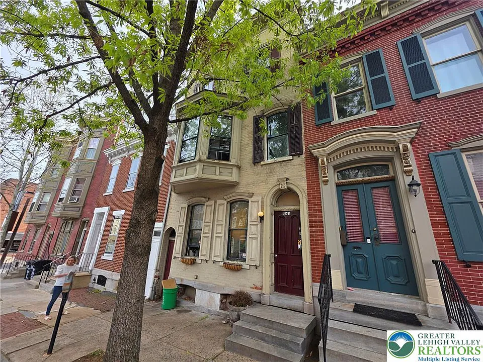241 N 9th St