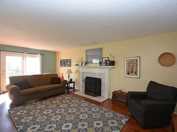 2nd image of 242 Beaulieu Ct