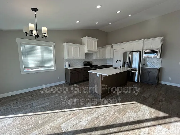 5694 Eaglewood Dr — Photo 4