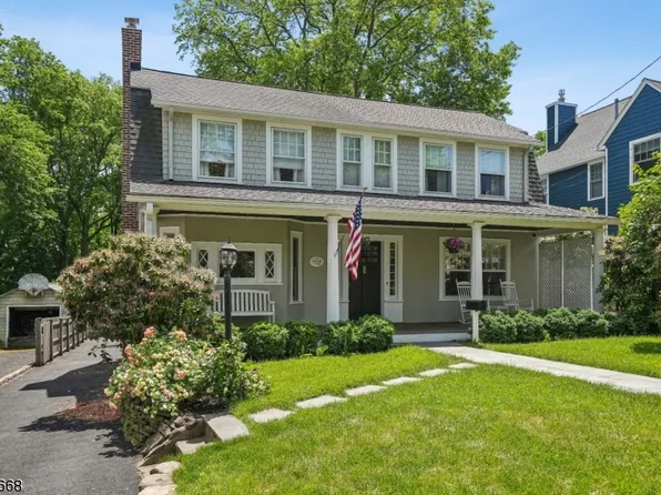 75 Hillside Ave, Chatham Boro, NJ 07928
