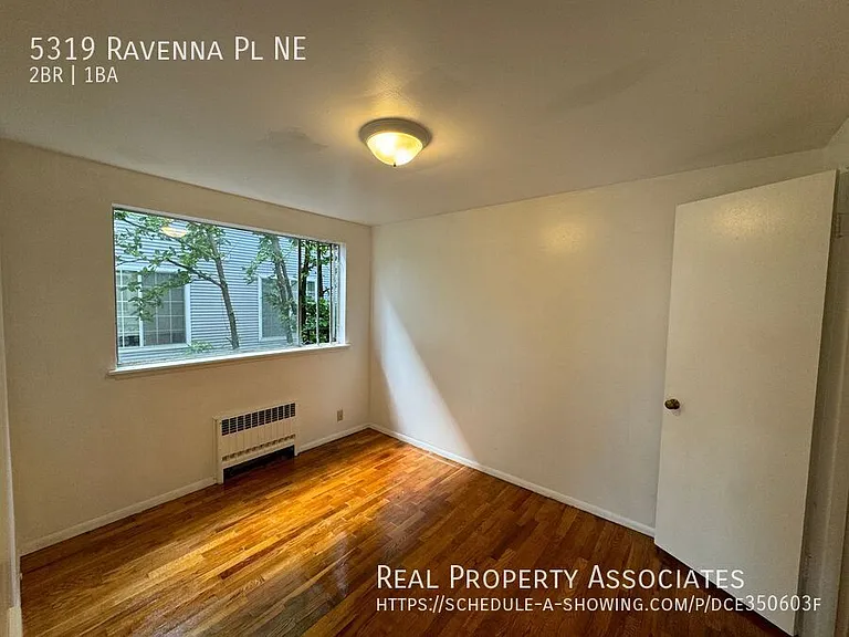 5319 Ravenna Pl NE — Photo 4