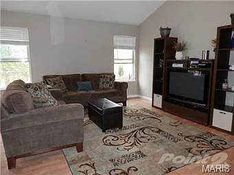 5816 Saddlebrook Dr photo 1