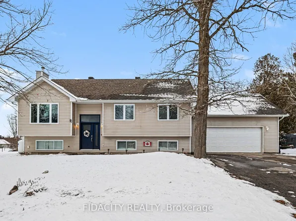 266 Clifford Campbell St, Ottawa, ON K0A 1X0