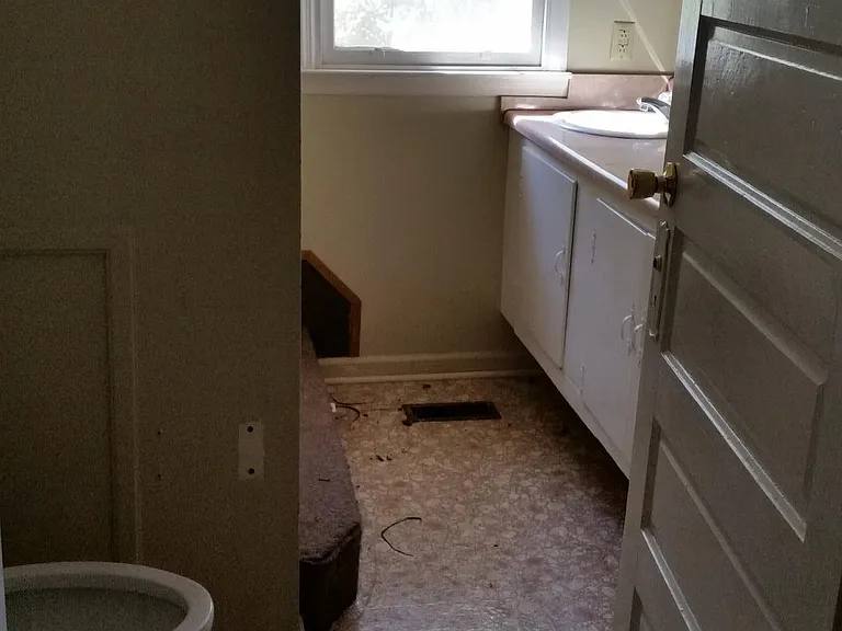 607 W 3rd Ave #A — Photo 2