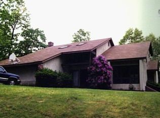 16 White Gate Rd, Oxford, CT 06483