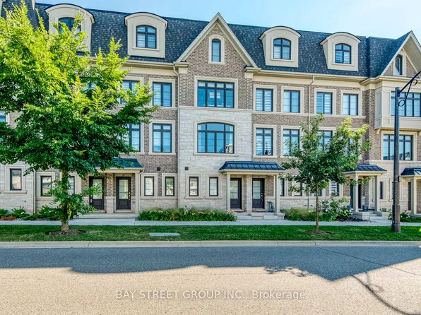 2119 Lillykin St #11, Oakville, ON L6H 0J7