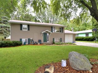 1109 Mitchell Dr SW, Faribault, MN 55021