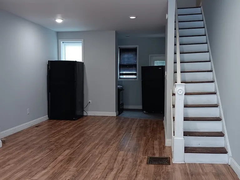 5119 Folsom St — Photo 2