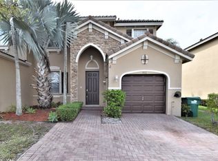 902 SW 153rd Ct, Miami, FL 33194