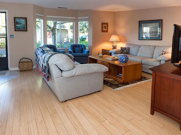 3rd image of 3900 Bramble Ln Unit E