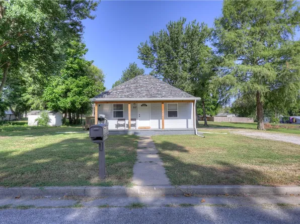 717 N Adams St, Nevada, MO 64772
