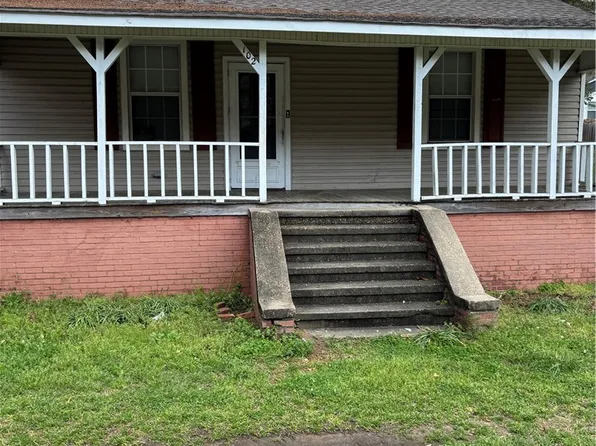 102 Denson, Deatsville, AL 36022