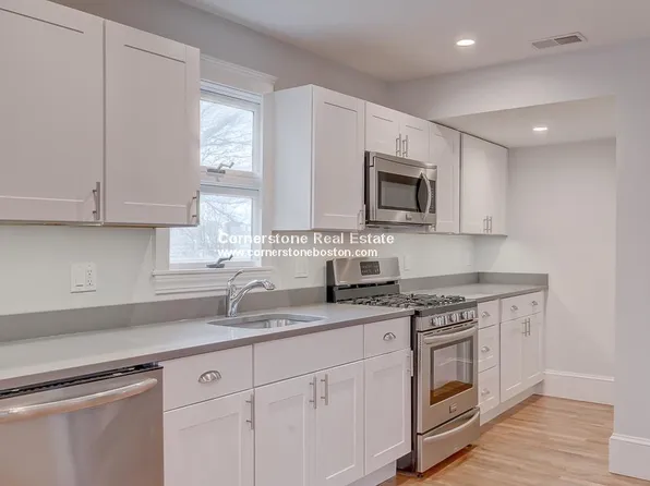 172 Saint Alphonsus St #2, Boston, MA 02120