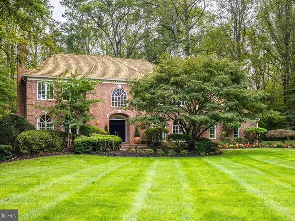 8001 Greenwich Woods Dr, Mc Lean, VA 22102