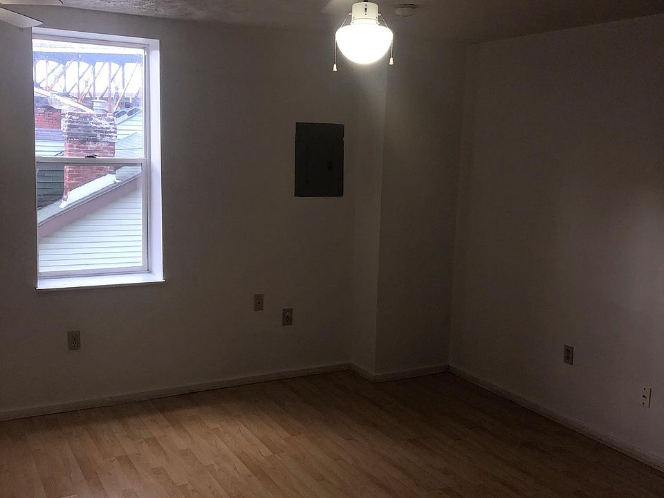 2nd image of 3146 McClure Ave #301