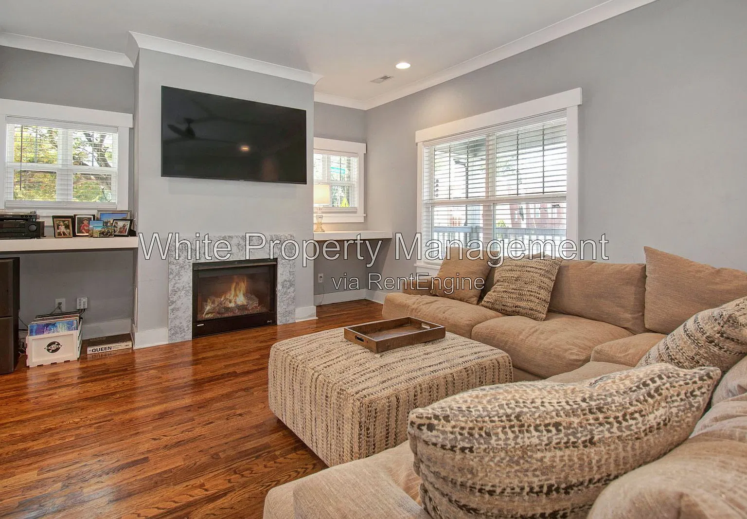 3 bed, 2.0 bath, 1564 sqft, $2,995 — Photo 2
