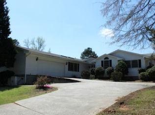 1641 Four Lakes Dr, Madison, GA 30650