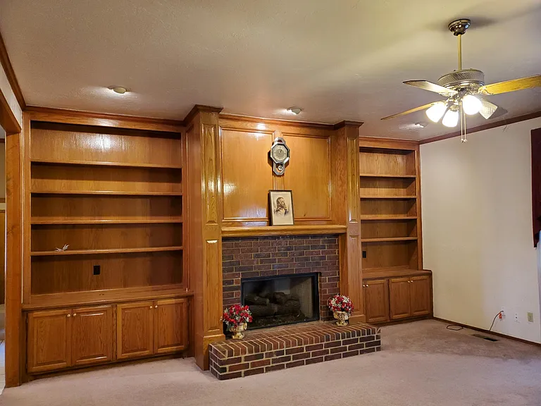 441 Cactus Rd — Photo 6