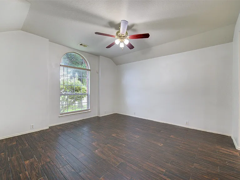 14027 Coveney Dr — Photo 4