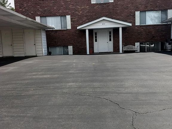 Nice 6 plex with carport and storage area