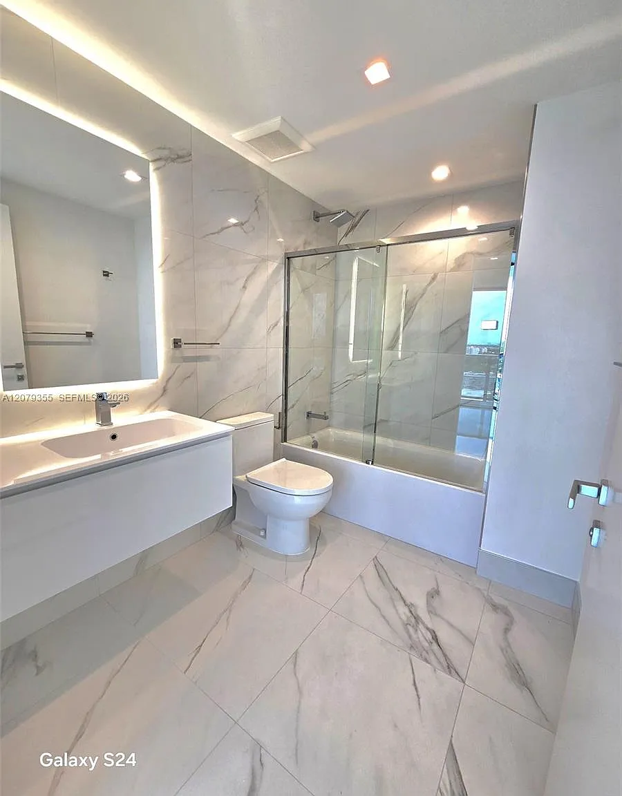 2 bed, 2.0 bath, $4,850 — Photo 4