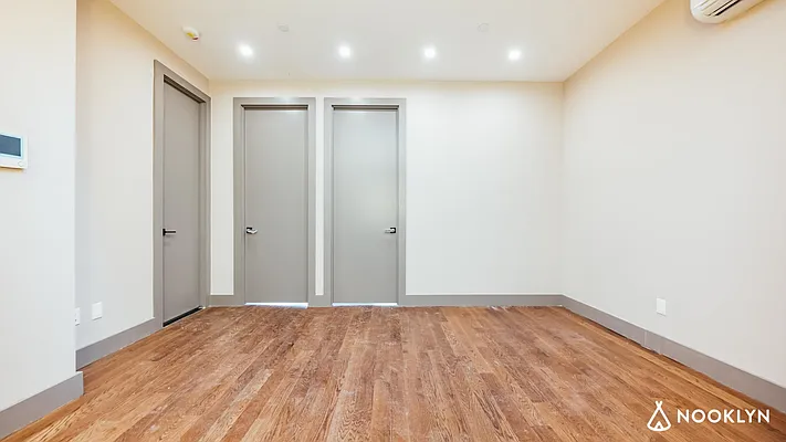Rented by Nooklyn NYC LLC | media 18
