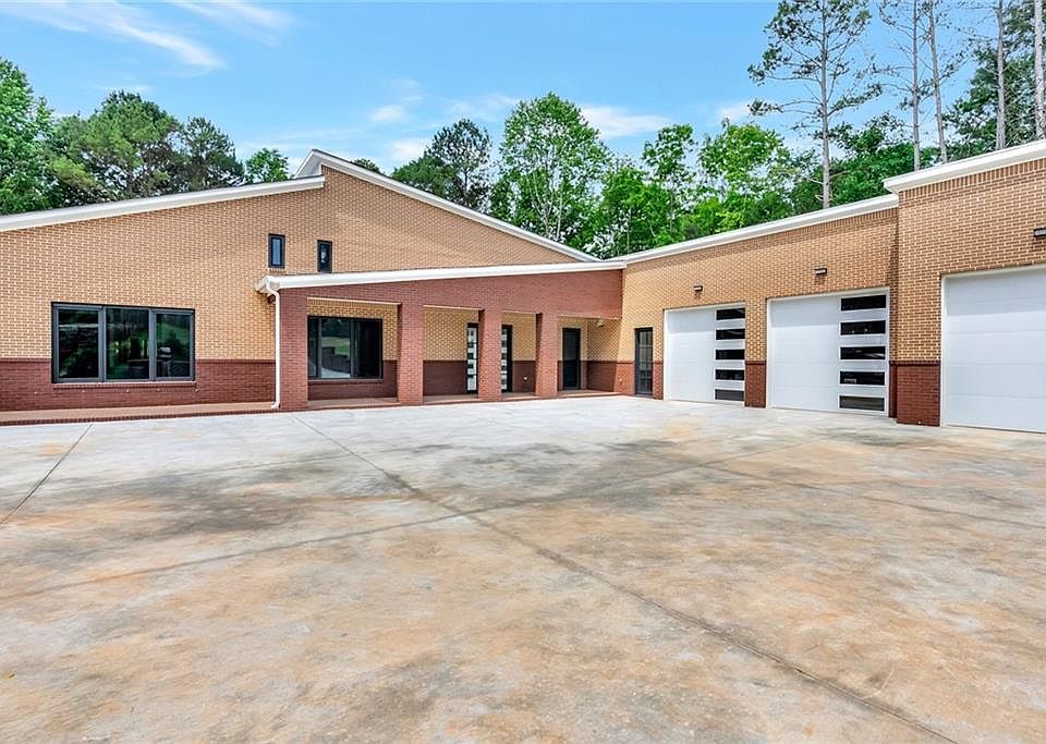 3240 Smithtown Rd, Suwanee, GA 30024 MLS 7034504 Zillow